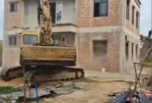 村民花百万在自家地里建房遭强拆 法院：镇政府违法-融党建互动平台