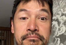 胡歌深夜发文称对不起好多人 素颜胡茬自拍显憔悴-融党建互动平台