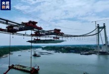 广西最长跨海大桥龙门大桥首榀双节段钢箱梁吊装完成-融党建互动平台