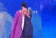 韩红亲了林俊杰左脸 韩红叫林俊杰我家崽崽-融党建互动平台