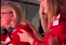 霉霉和绯闻男友妈妈一起看比赛 男方为橄榄球明星-融党建互动平台