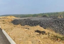 河南一省道沿线出现大量黑矿渣 村民：大车偷倒小车掩护-融党建互动平台