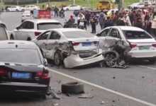 成都警方通报“一轿车连撞11车事故”情况：3人受轻伤 驾驶员已被控制-融党建互动平台