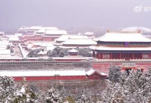 看雪中故宫感觉自己穿越了：红墙金瓦 白雪皑皑-融党建互动平台