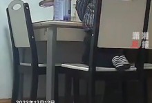 三岁宝宝在家自己冲奶粉喝 喝完还和妈妈说洗干净了-融党建互动平台