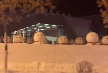东北大街上惊现“雪人军团” 网友：东北人自己的兵马俑-融党建互动平台