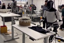 马斯克展示机器人“擎天柱”叠衣服：很灵活-融党建互动平台