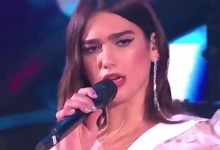 “啪姐”和卡哥恋情确认 二人街边拥吻难舍难分-融党建互动平台