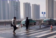 25岁小伙手提30斤大虾返乡过年 给爸妈每人包5000元-融党建互动平台