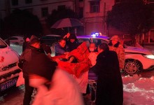 警车上的“雪警”小宝宝出生了 网友：为交警点赞-融党建互动平台