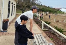 高梓淇罕晒与儿子合照 感谢蔡琳把儿子培养得这么好-融党建互动平台