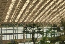 顾客正泡温泉发现自己入镜直播间  律师：消费者可维权-融党建互动平台