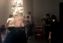 三星堆博物馆游客抡凳子打架 网友吐槽：还有理智 没用文物砸-融党建互动平台