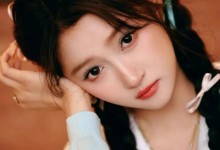 关晓彤晒薄荷曼波九宫格 双股麻花辫太亮眼-融党建互动平台