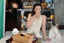 46岁高圆圆晒自拍照称“热到变形”-融党建互动平台