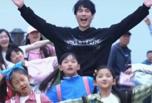 林依轮在西湖跳《爱情鸟》 背景美成水墨画-融党建互动平台